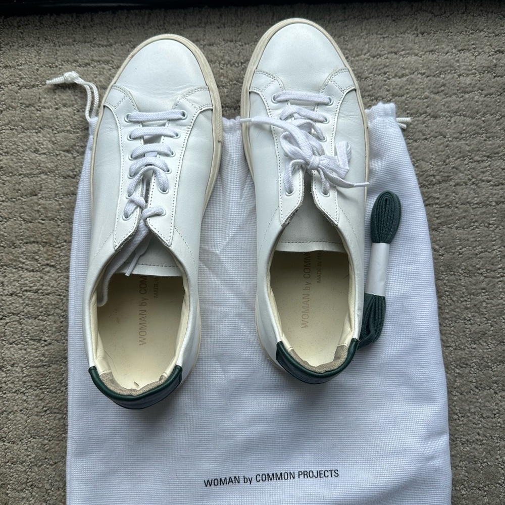 EUC Common Projects White & Green Retro Low Sneakers • size 39